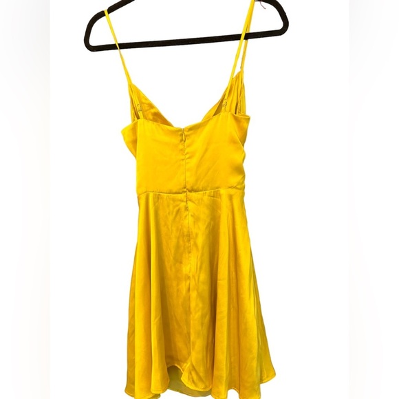 Lovers + Friends Nate Mini Dress in Chartreuse Green Chartreuse Green Yellow Sm - Picture 5 of 9